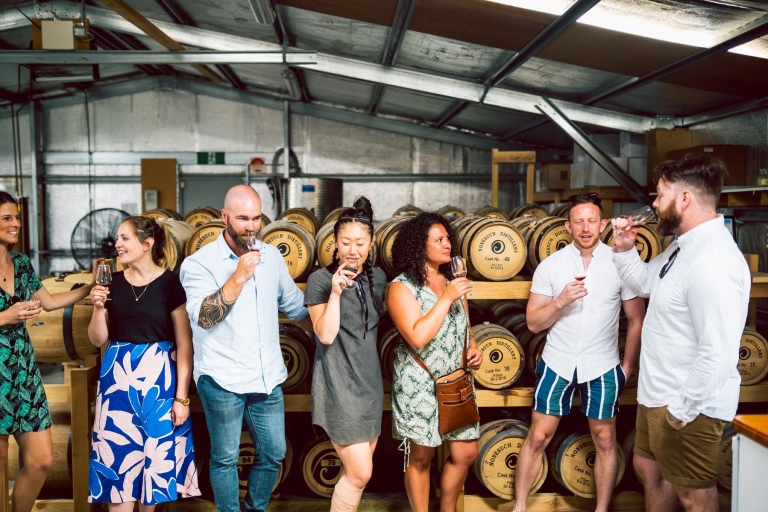Tasmanie: excursion d'une journée au gin avec déjeunerDrink Tasmania : Journée complète de dégustation de gin et de vin avec déjeuner