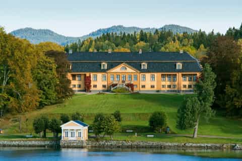 From Oslo: 3-Hour Hiking Tour at Bogstad Manor Farm