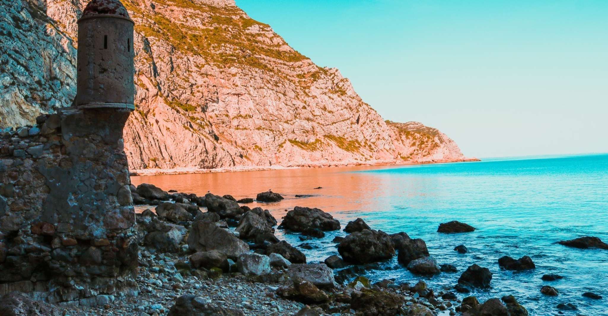 Sesimbra, Arrábida Natural Park Secret Beaches and Caves - Housity