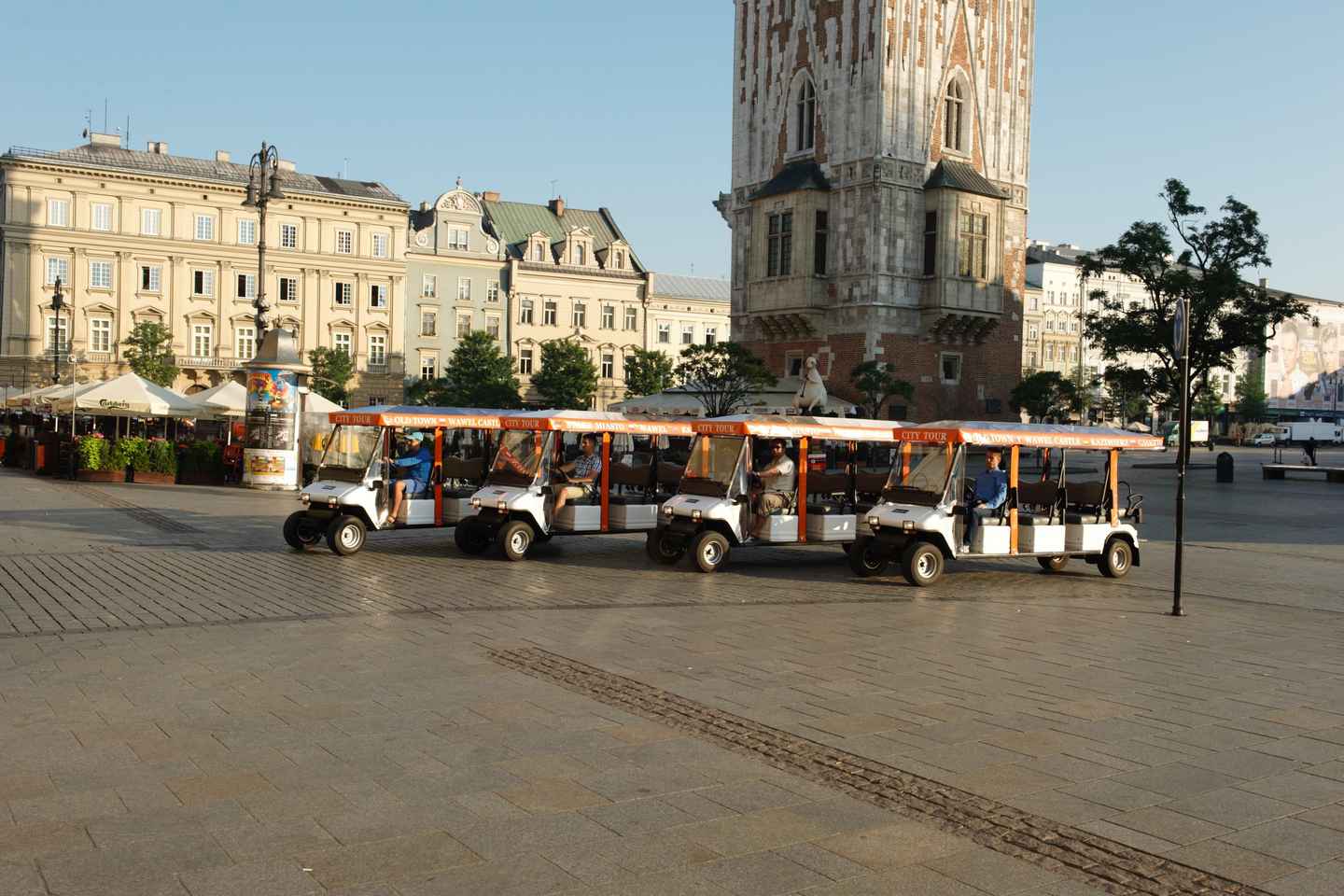 Krakow: Private City Tour by Electric Car with Audio Guide