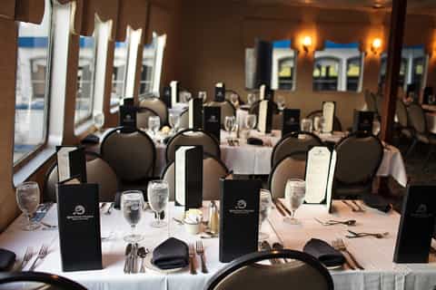 Charleston Harbor: Luxury Dinner Cruise