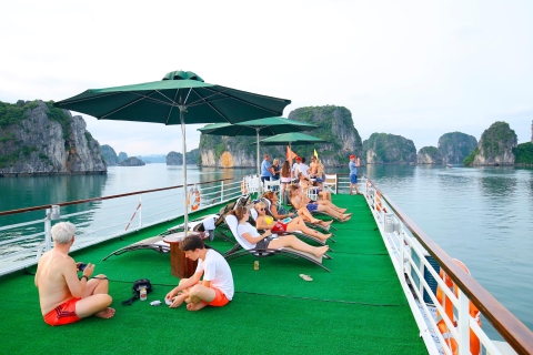Z Hanoi: 2-dniowy rejs po zatoce Ha Long z atrakcjami
