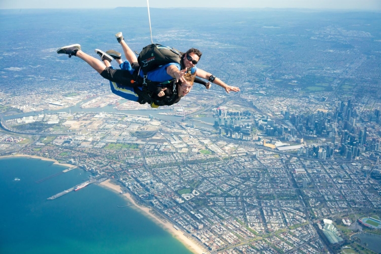 Melbourne Paracaidismo en la playa de St. KildaParacaidismo especial entre semana en Melbourne