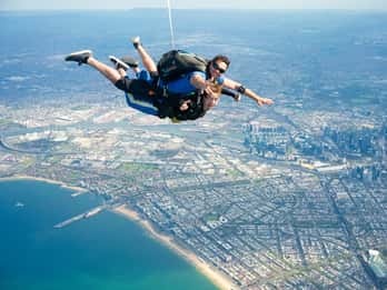 Melbourne: Experiência de para-quedismo em tandem sobre a praia de St. Kilda