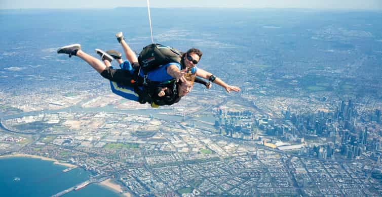Melbourne Skydive: St Kilda Beach Landing