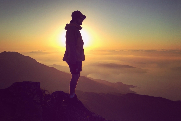 Hong Kong: montée du lever du soleil à Lantau Peak