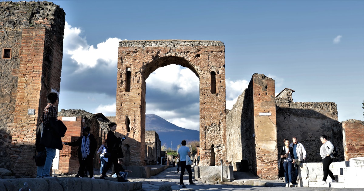 Besuchen Sie Pompeji mit einem archäologischen Führer - Neapel, Italien | GetYourGuide