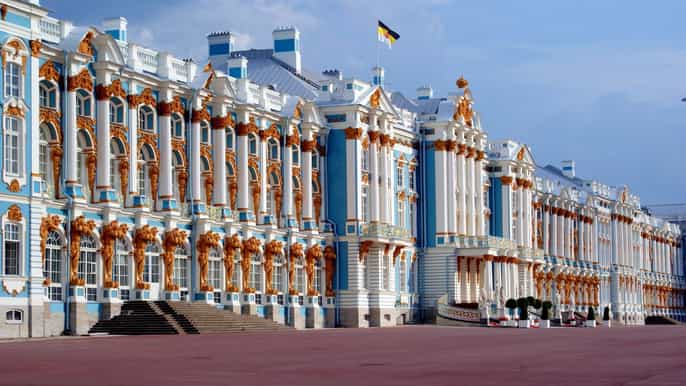 tour of catherine and pavlovsk palaces from saint petersburg