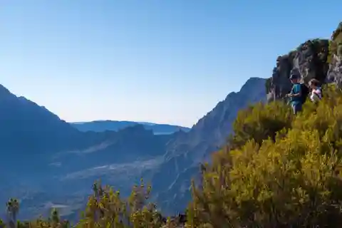 Les remparts de Mafate, le Maïdo. Randonnée hebdomadaire en groupe, français