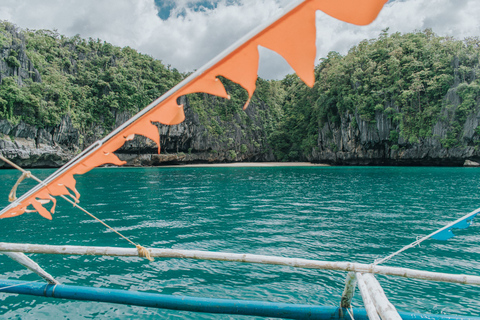 Puerto Princesa: recorrido por el río subterráneo, tirolesa y bote a pedales