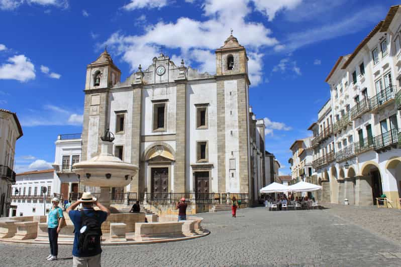 Da Lisbona: Tour Per Piccoli Gruppi Di Un Giorno A Évora E Arroiolos ...