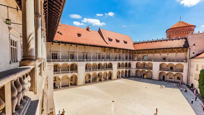 krakow skiptheline wawel castle and hill guided tour