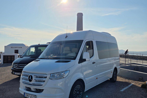 Santorini: Private Tour with Local Guide and Transportation Santorini: Guided Tour with Transportation & Local Guide 3h