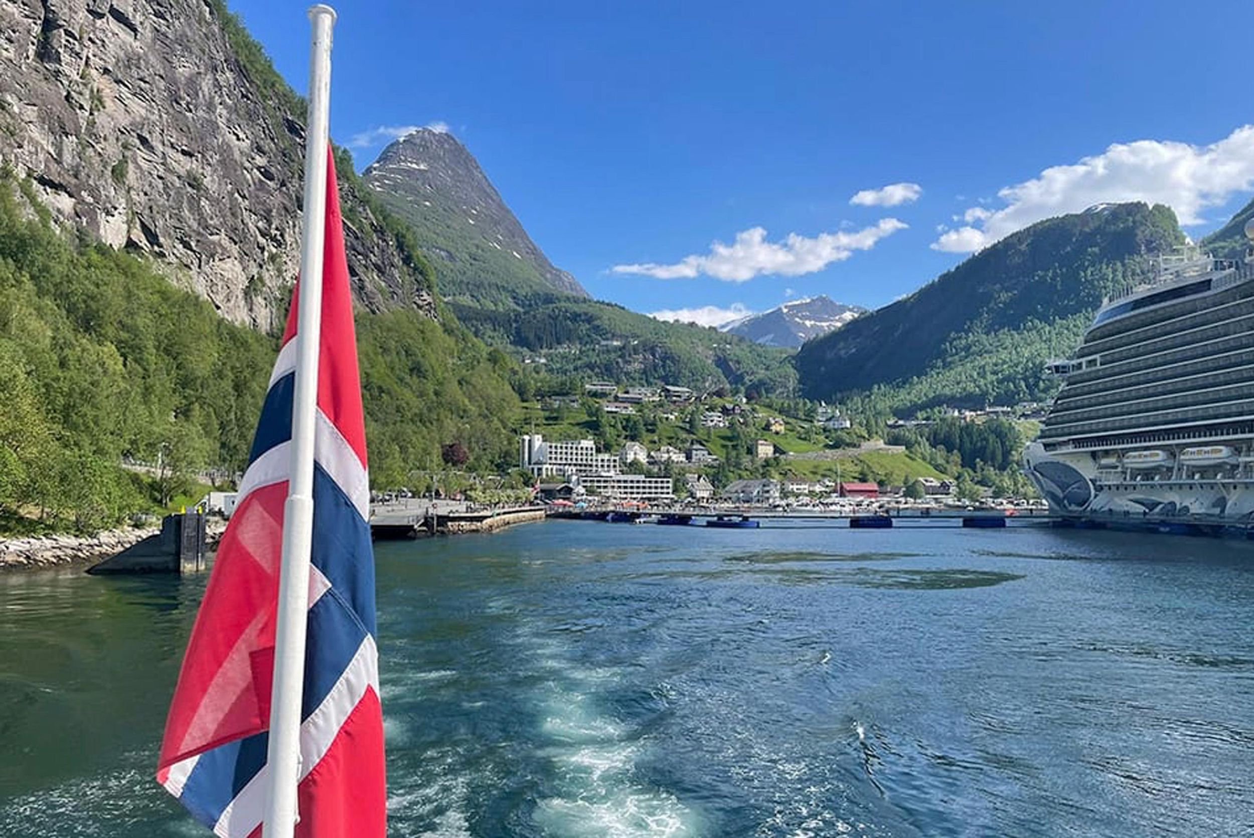 Boots- und Bustour von Ålesund zum Geirangerfjord (einfache Fahrt)