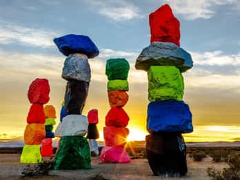 Las Vegas: Red Rock Canyon & Seven Magic Mountains Tour Las Vegas: Red Rock Canyon & Seven Magic Mountains Tour