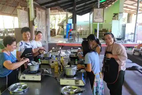 Krabi : Cours de cuisine thaïlandaise matin/après-midi chez Ya's Cookery