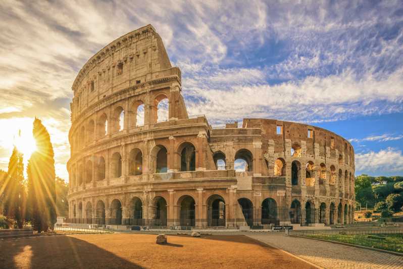 Róma: Vatikán, Colosseum és a történelmi központ.