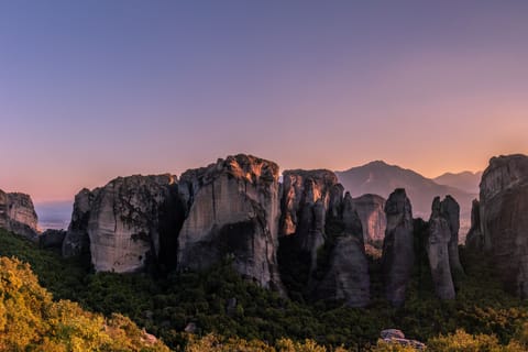 Athens: Meteora Small-Group Day Trip & Visit to Thermopylae