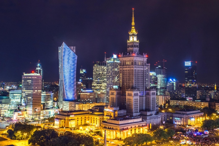 Varsovia: Noche privada de degustación de vodka con bocadillos y recogidaNoche de cata de vodka de Varsovia por Retro Fiat en inglés