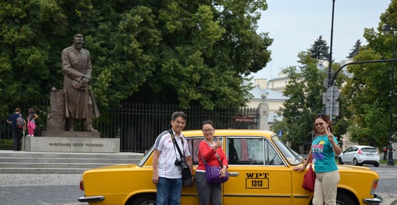 Warschau muss man gesehen haben: 4-stündige private Tour im Retro-Fiat