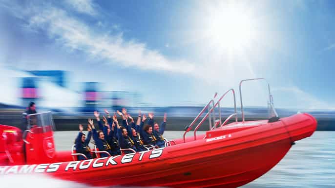 london break the barrier fahrt mit dem schnellboot