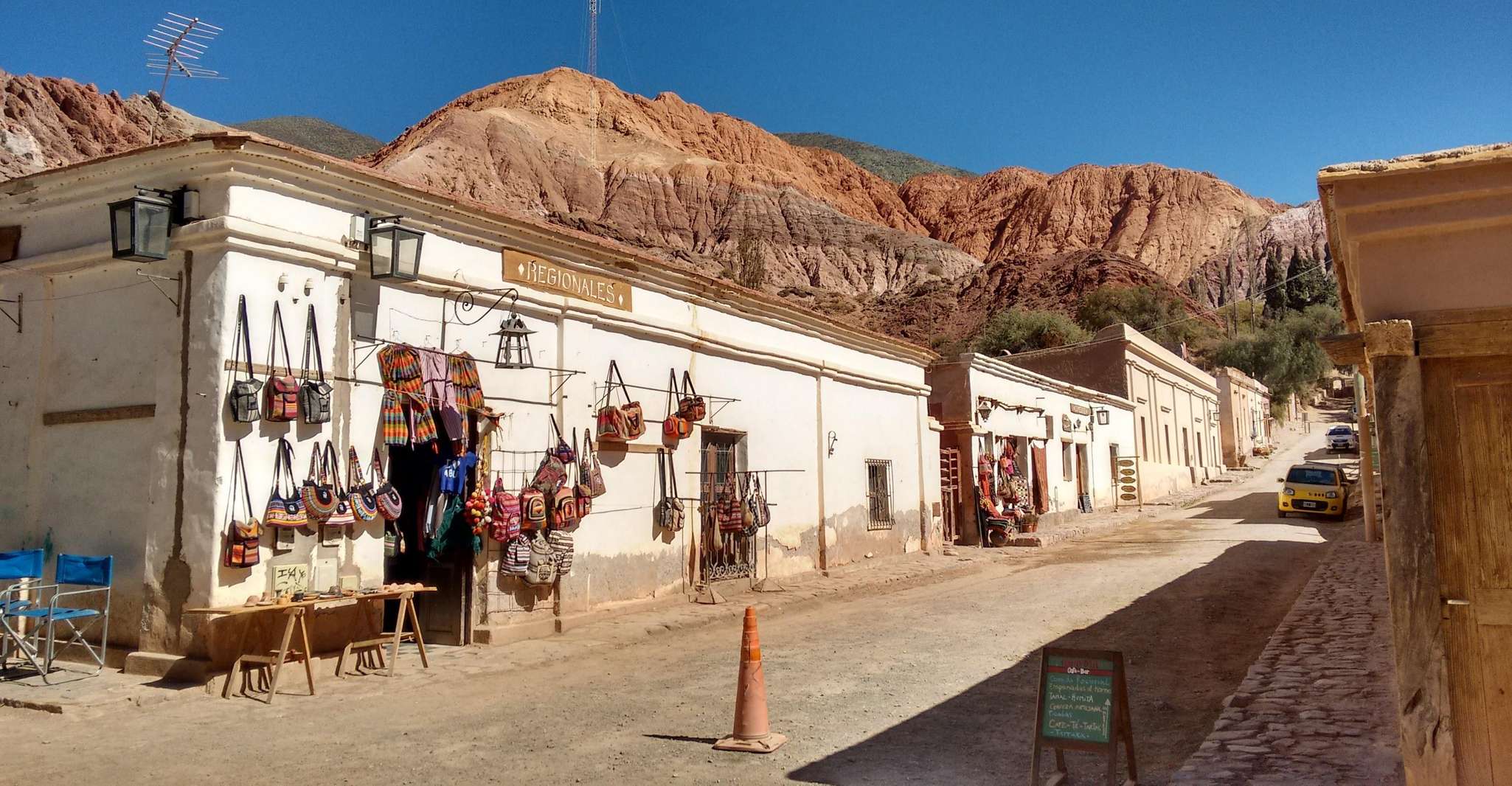 Desde Salta, viaje de un día completo a Salinas Grandes y Purmamarca - Hizvo