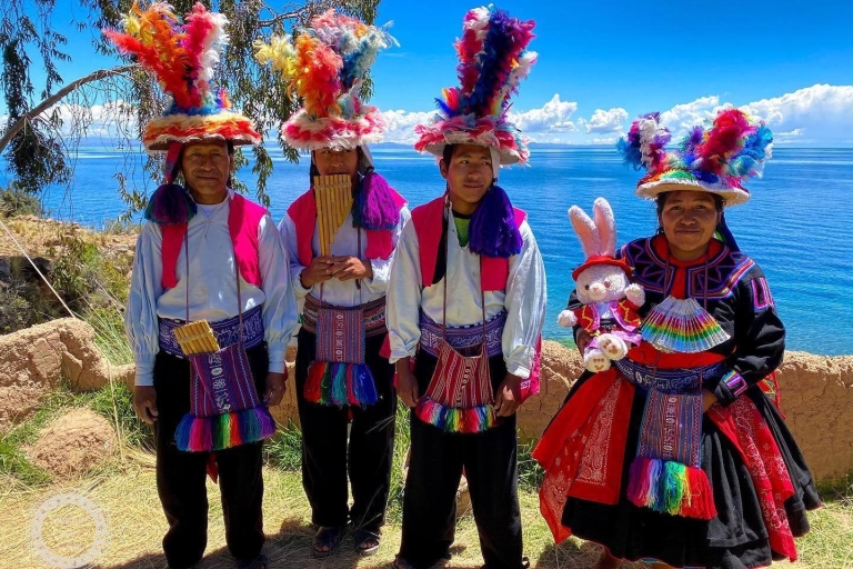 Desde Puno: Islas Uros y Taquile en lancha rápida con almuerzo
