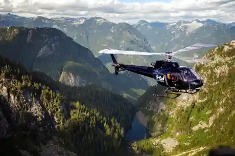 SKY Heli-Tour of Vancouver (Downtown)