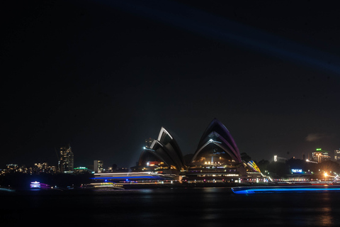 Sydney: Vivid Festival of Light Harbor Cruise with Dinner