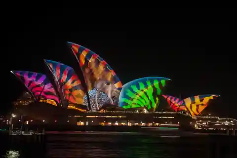 Vivid Festival of Light Sydney Harbour Cruise med middag