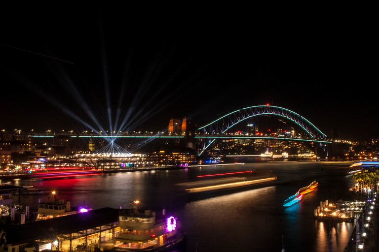 Sydney: Vivid Festival of Light Harbor Cruise with Dinner