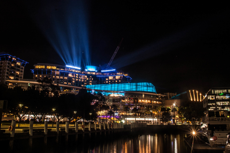 Sydney: Vivid Festival of Light Harbor Cruise with Dinner