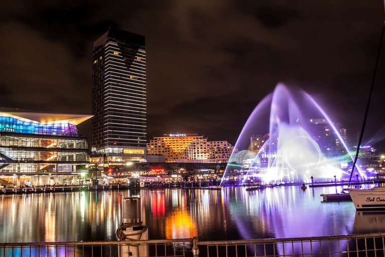 Sydney: Vivid Festival of Light Harbor Cruise with Dinner
