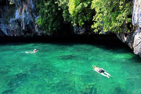 Ko Lanta: 4 Islands Snorkelling Tour by Long Tail Boat