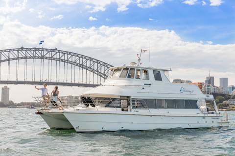 Sydney: Vivid Harbour Cruise with Canapes