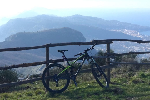 Sorrent: Fortgeschrittene Mount Faito RadtourTour mit Abholung
