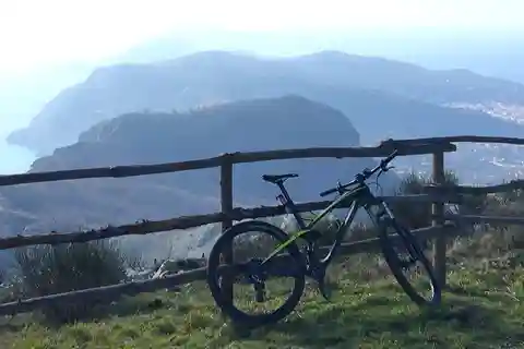Sorrento: Advanced Mount Faito Cycling Tour