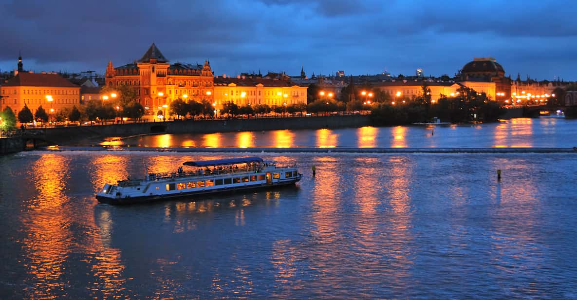 Prague: City Tour and 3-Hour Dinner Cruise with Hotel Pickup