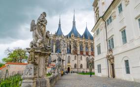 From Prague: Kutná Hora & Bone Church Excursion with Lunch
