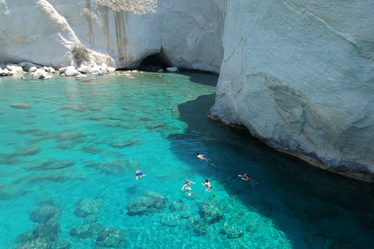 Milos : Croisière d'une journée en catamaran avec paddle board