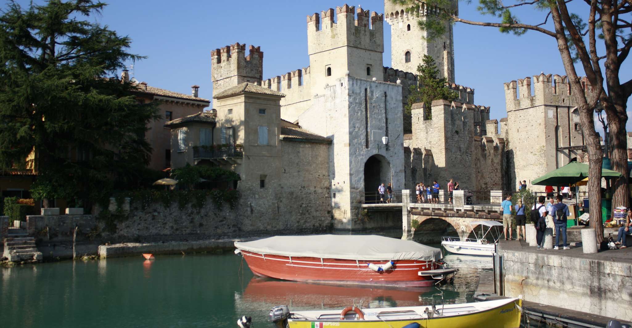 سيرميليون، 25 دقيقة رحلة بحرية حول شبه الجزيرة - Hizvo