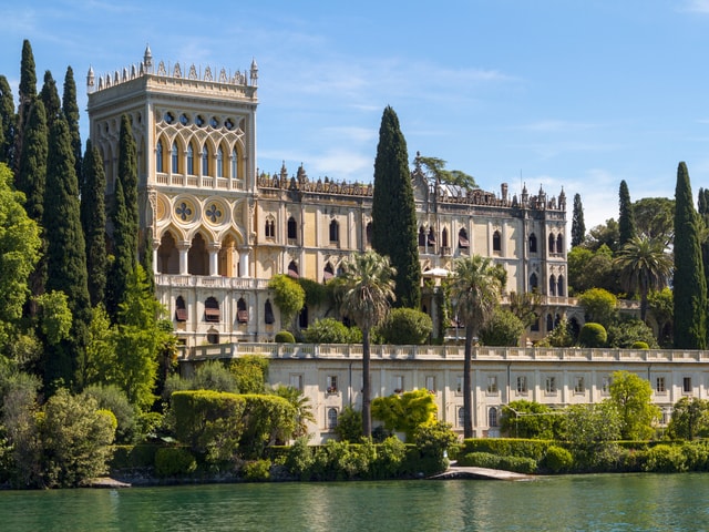 Visit Sirmione Scenic Afternoon Boat Cruise with Prosecco & Snack in Lago di Garda