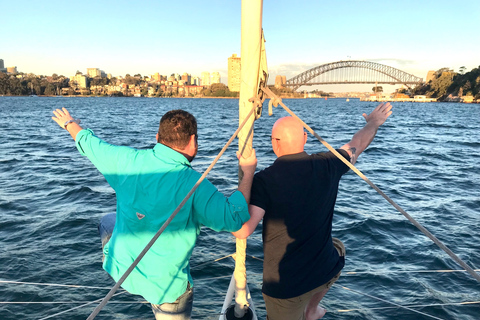 Sydney Harbour: Kryssning med katamaran vid solnedgången