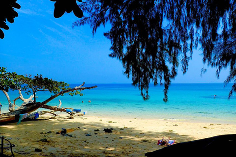 Koh Lanta: 4 Islands and Emerald Cave Snorkeling Trip