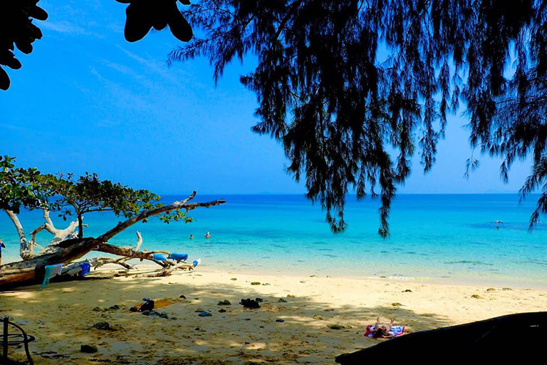 Koh Lanta: 4 Islands and Emerald Cave Snorkeling Trip