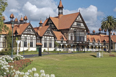 From Auckland: Rotorua Highlights Group Tour Rotorua Tour with Te Puia and Polynesian Spa Entry