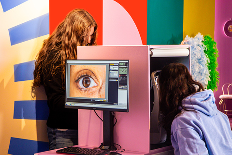 Montreal: Capture your iris at the Imaginarium Museum