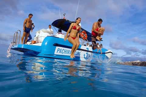 Minorca: tour in barca al tramonto con snorkeling (3 ore)