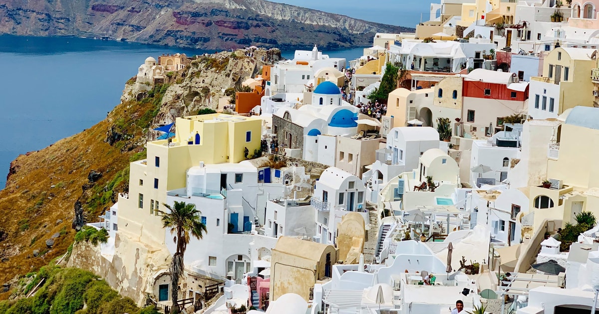Santorin : visite guidée d'Oia | GetYourGuide