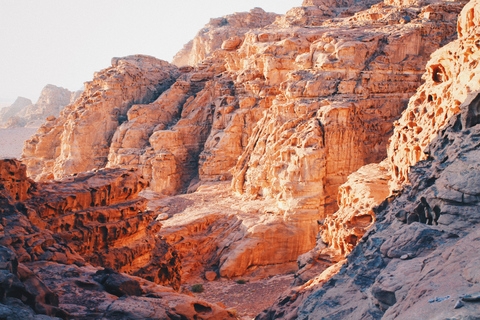 Depuis Amman: excursion d'une journée à Petra et au Wadi Rum avec prise en charge à l'hôtel